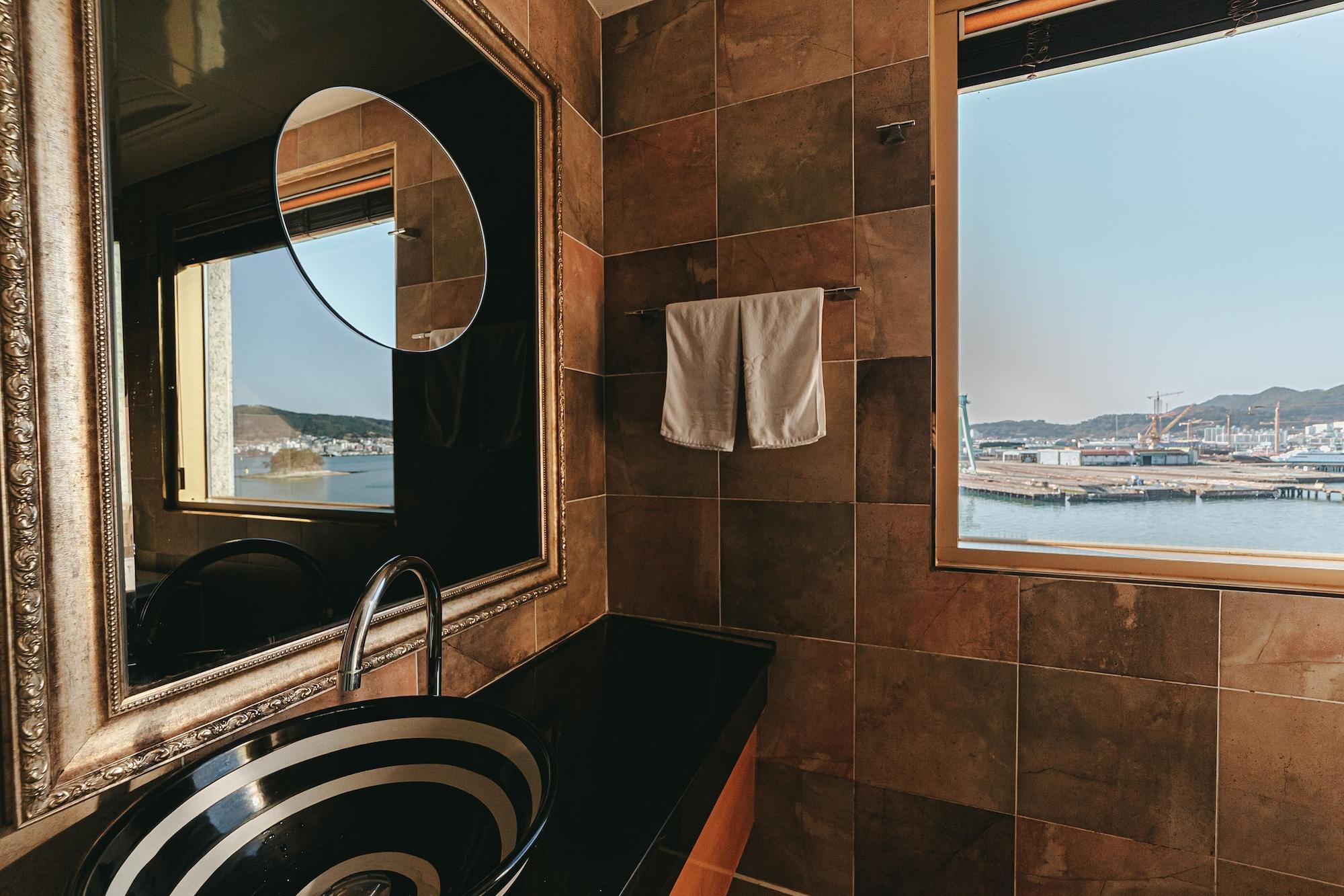 Gallery Tourist Hotel 统营市 外观 照片