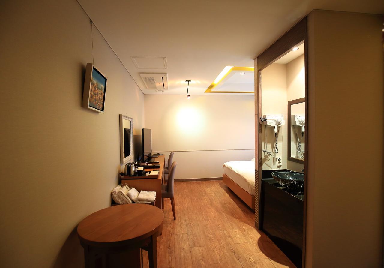 Gallery Tourist Hotel 统营市 外观 照片