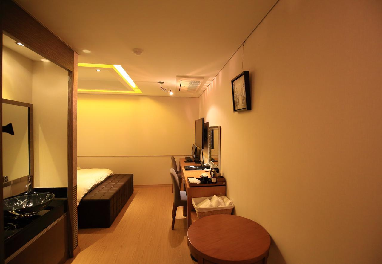 Gallery Tourist Hotel 统营市 外观 照片